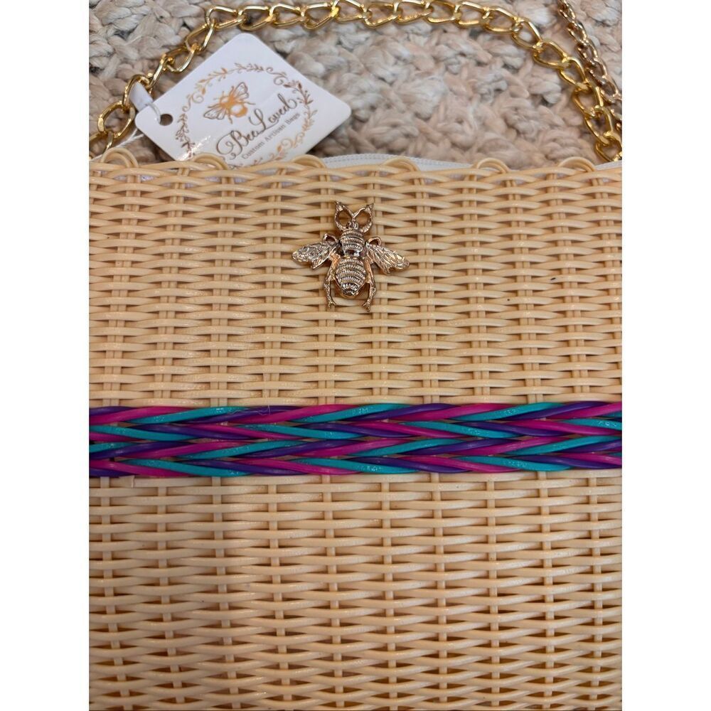 NWT BeeLoved Artisan Wicker Coastal Clutch Crossbody Bag w/ Tassel Charm - Picture 3 of 8